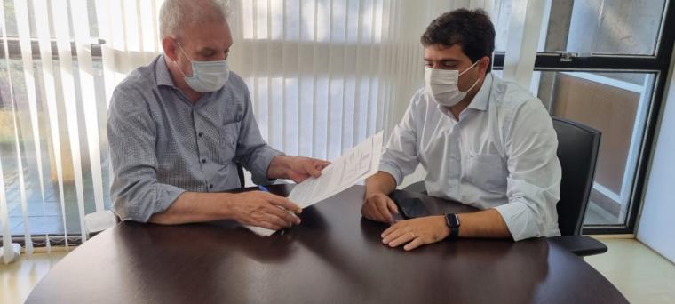 Buscando investimentos para a saúde de Nioaque, Prefeito Valdir Júnior se reúne com Geraldo Resende 