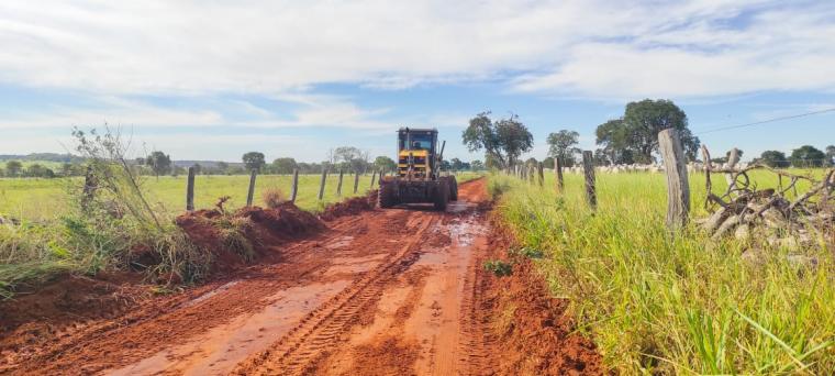 Prefeitura de Nioaque recupera estradas das Colônias Nova, Morrinho e Bálsamo