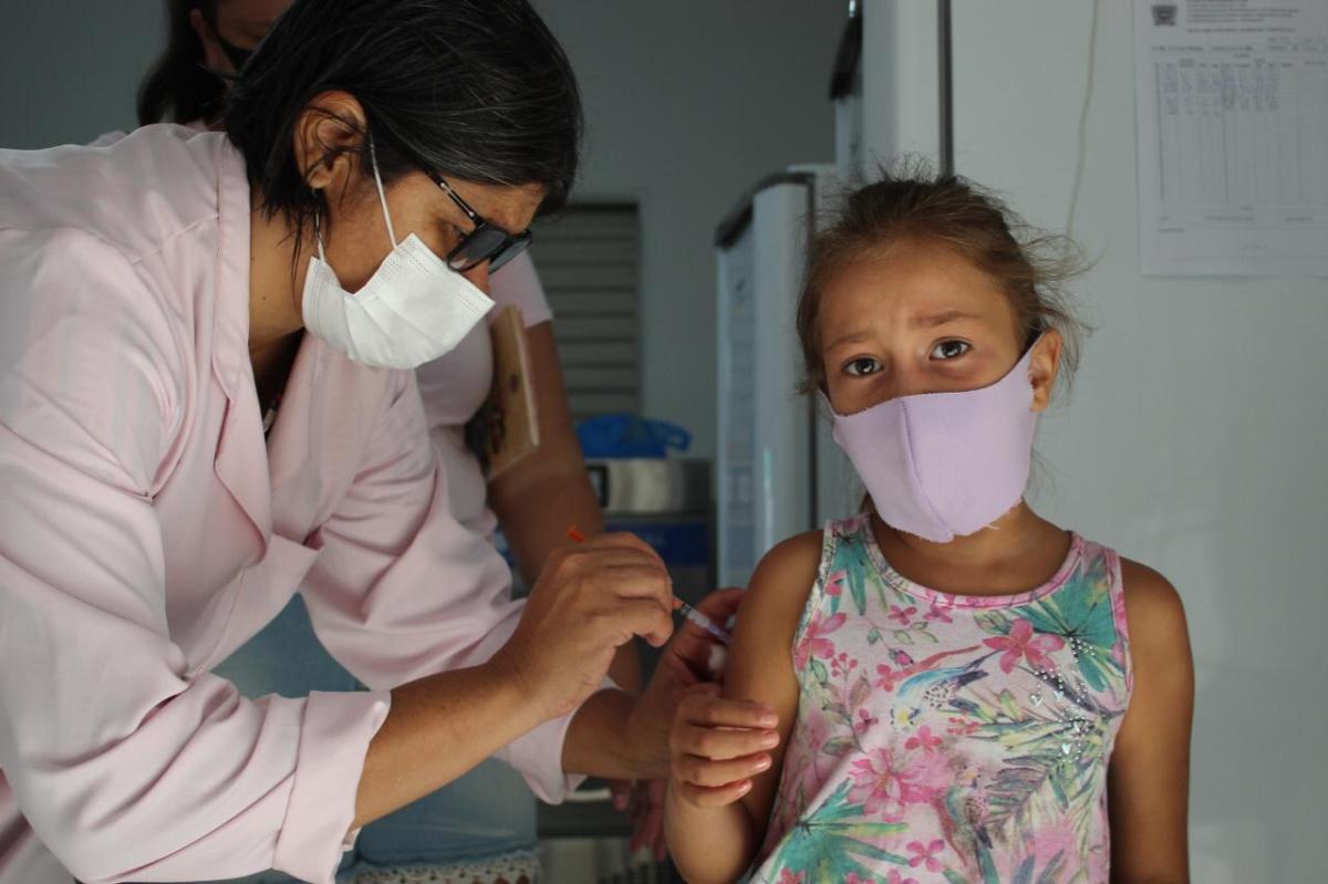 Imagem 2228 - Nioaque realiza dia D de vacinação contra a Covid 