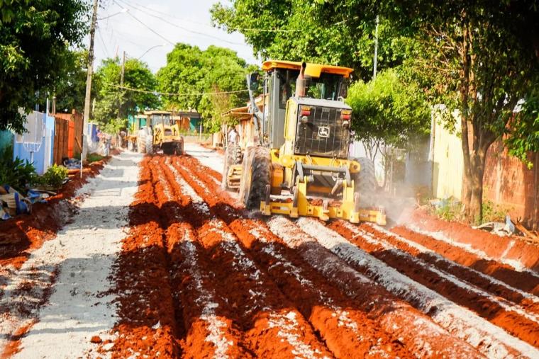 Transformação no Bairro Santa Amélia: Nioaque Investe em Pavimentação em Lajotas Sextavadas