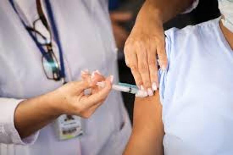 Nioaque contra a Covid: Iniciada vacinação para idosos acima de 80 anos 