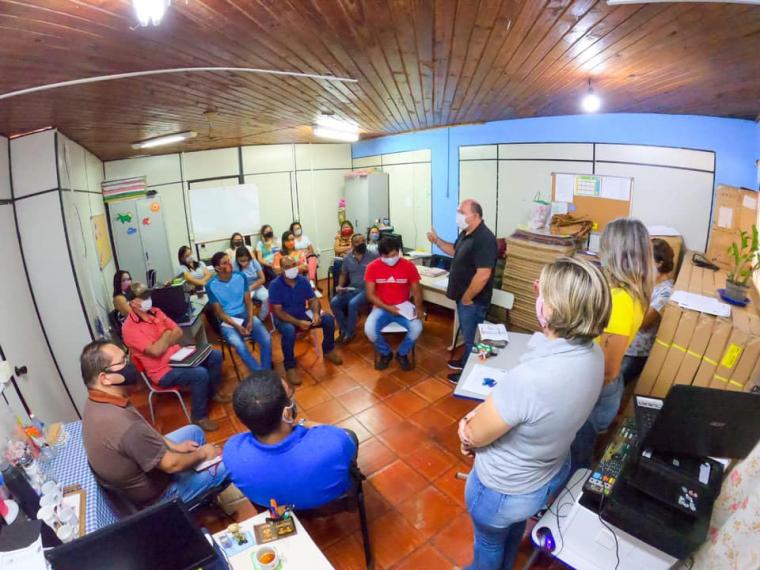 Educação de Nioaque realiza reunião sobre as aulas remotas do mês de Março 